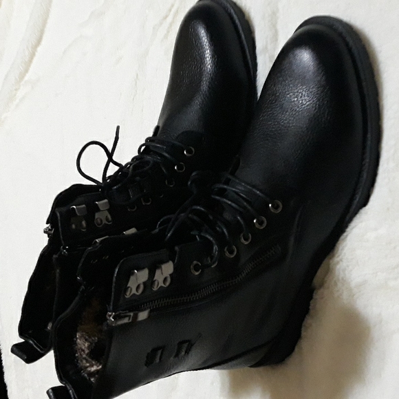 NWOB Men's Boots - Picture 1 of 16